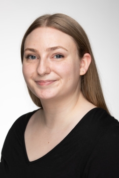 Alyx Johnson Headshot