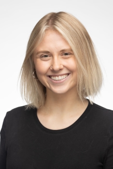 Hannah Cook Headshot