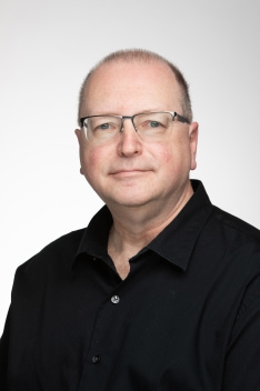 Steven Ayers Headshot