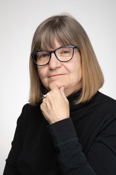 Mary Piering Headshot